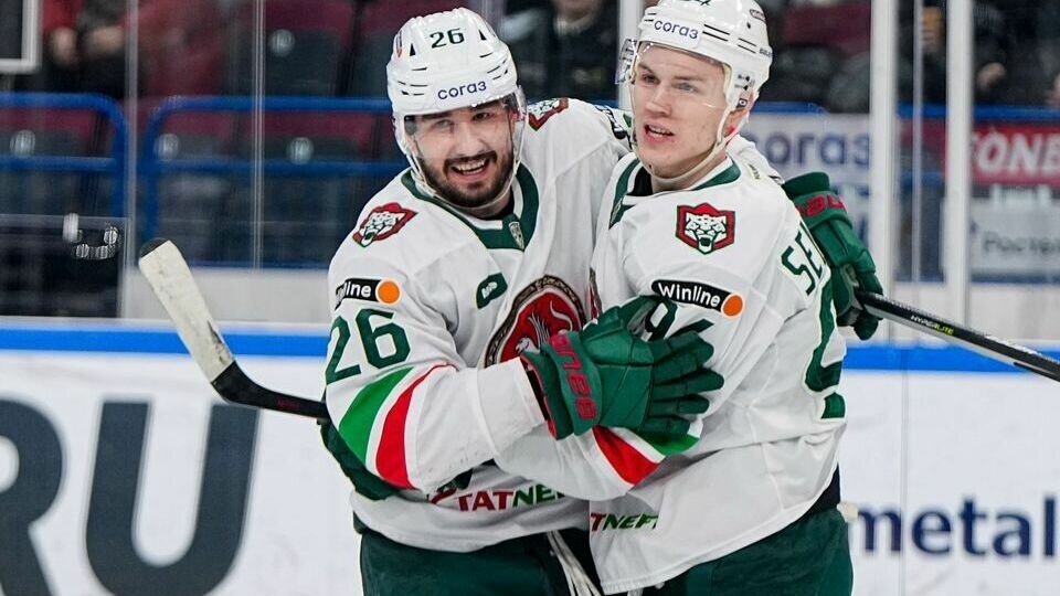     Казанский «Ак Барс» в гостевом матче регулярного чемпионата Континентальной хоккейной лиги (КХЛ) обыграл магнитогорский «Металлург» со счетом 3:2.