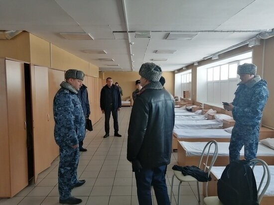     Начальник ГУФСИН Александр Фёдоров проверил исправцентр в г. Верхняя Тура / фото: пресс-служба ГУФСИН