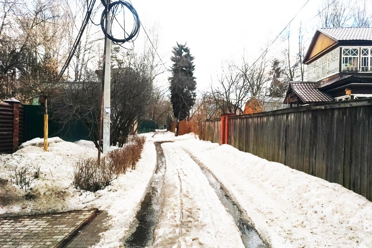 Дороги весной. Буровой техники сложно проехать к месту бурения.