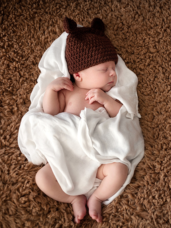 https://s1.1zoom.me/b3349/947/Infants_Winter_hat_Sleep_543718_600x800.jpg