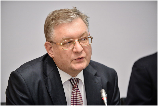 Алексей Николаевич Зубец — проректор Финансового университета при Правительстве РФ, доктор экономических наук.