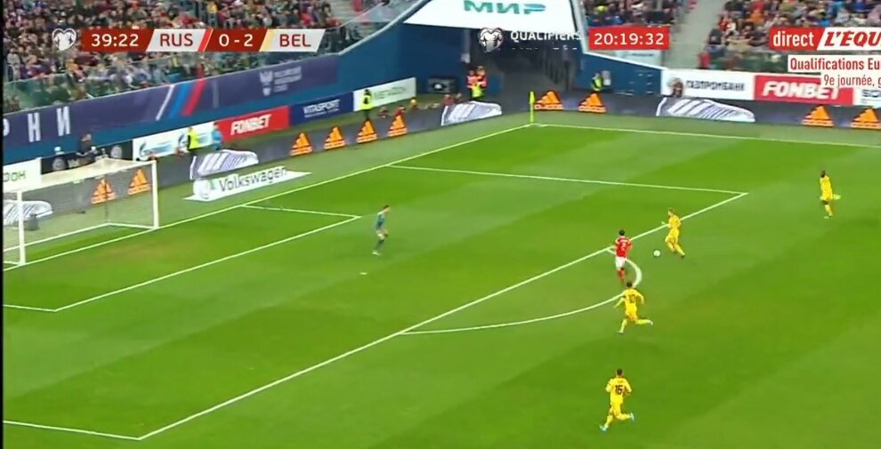 Через секунду Кевин Де Брюйне пробросит мяч между ног Марио Фернадеса и Эден Азар забьёт свой второй гол в матче. Источник: кадр трансляции Первого канала 