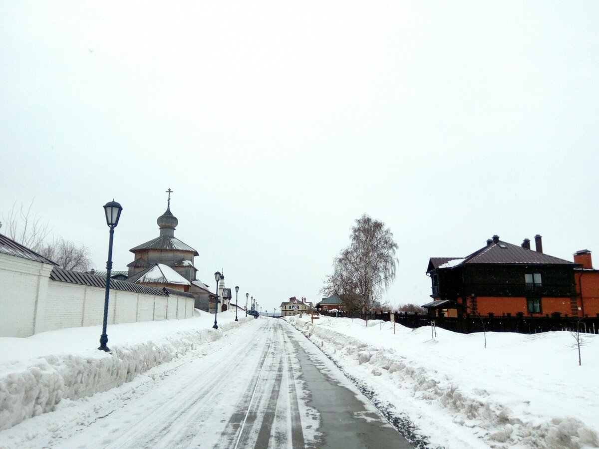 Пустынные свияжские улицы