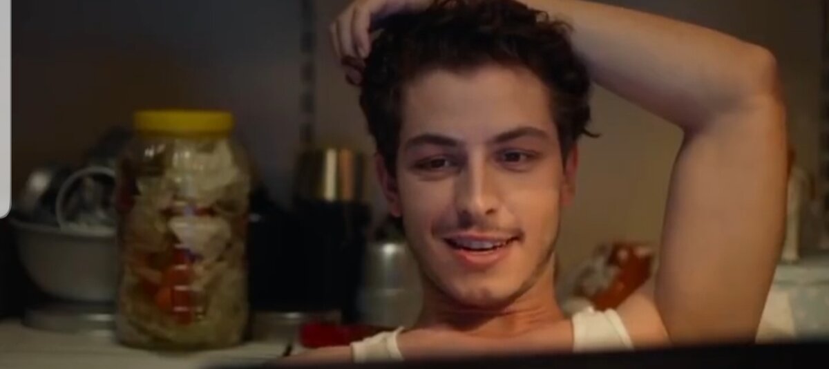 Кадры из фильма "Мы такие"