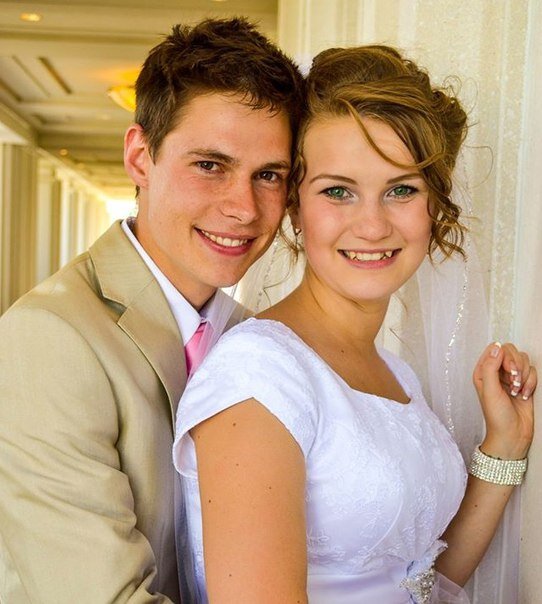 Фотосессия жениха. Жених и невеста фото. Жених герои. Свадебный костюм мужской. Жених герои.