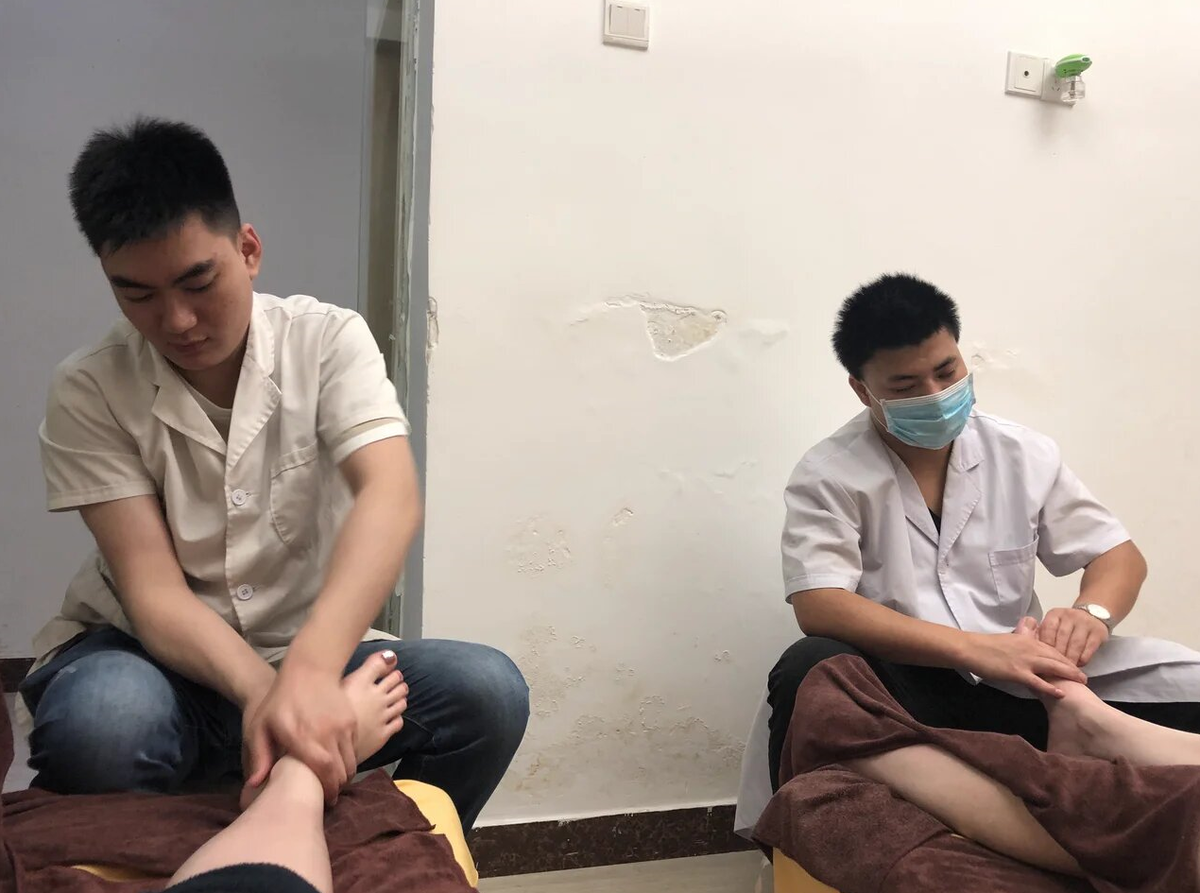 фото из салона в Гуанчжоу, парни были божественны