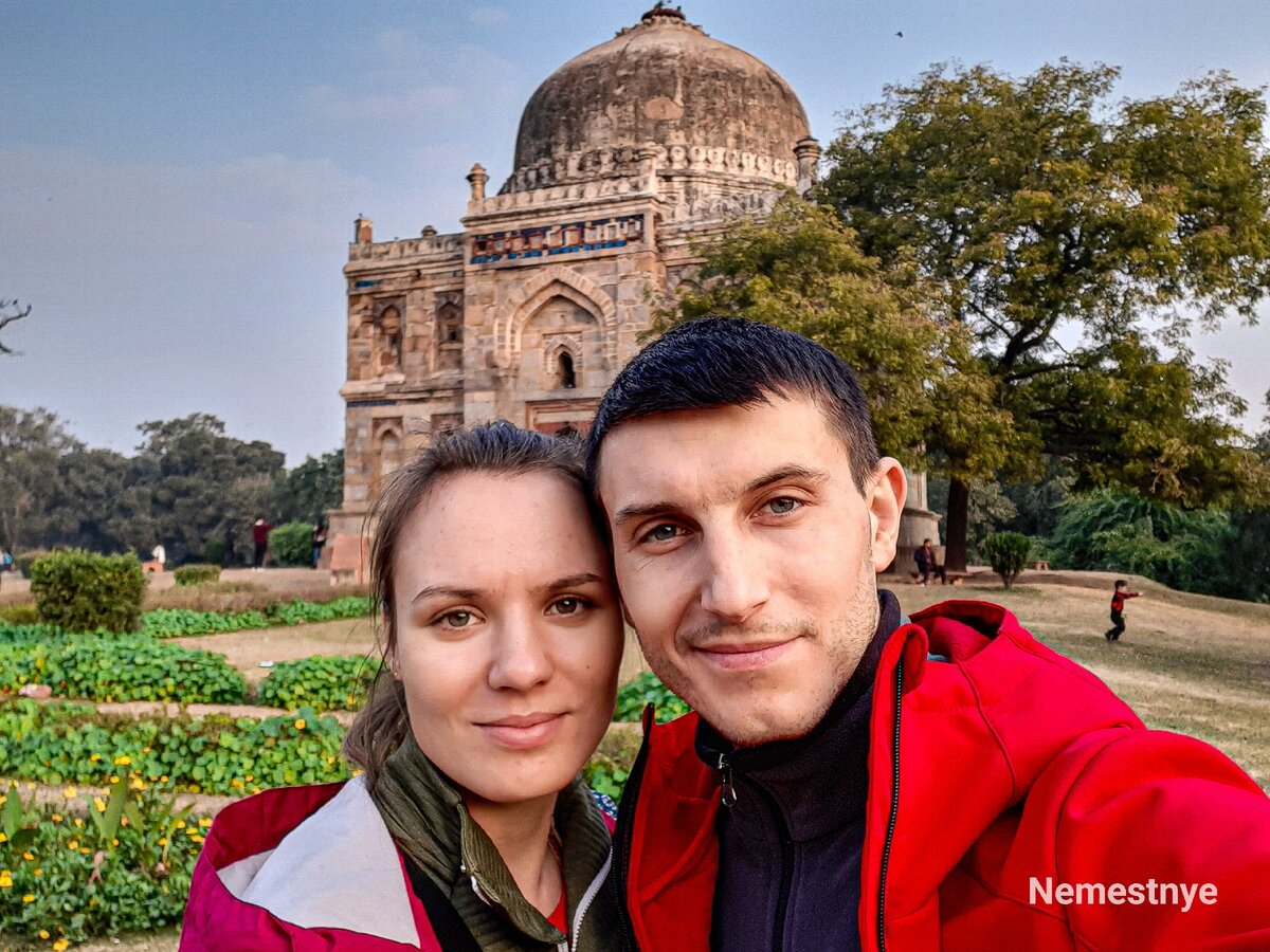 Глаза Маши выдают нашу усталость. 