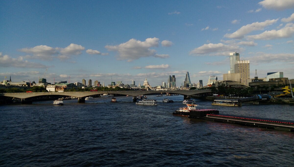 Темза в районе моста Ватерлоо