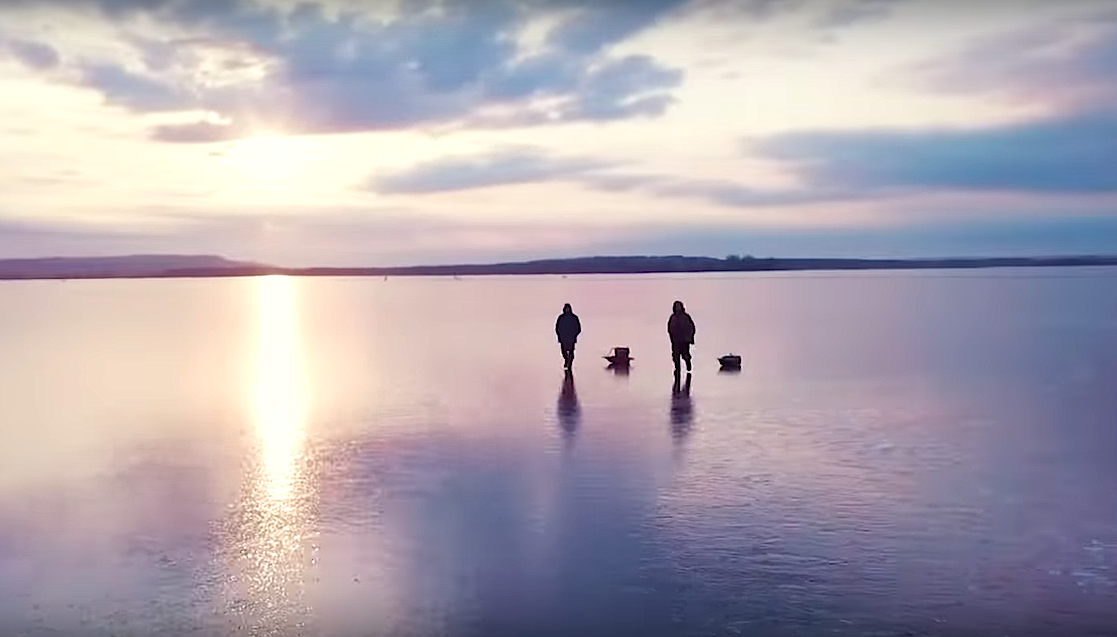 Река Свияга подо льдом