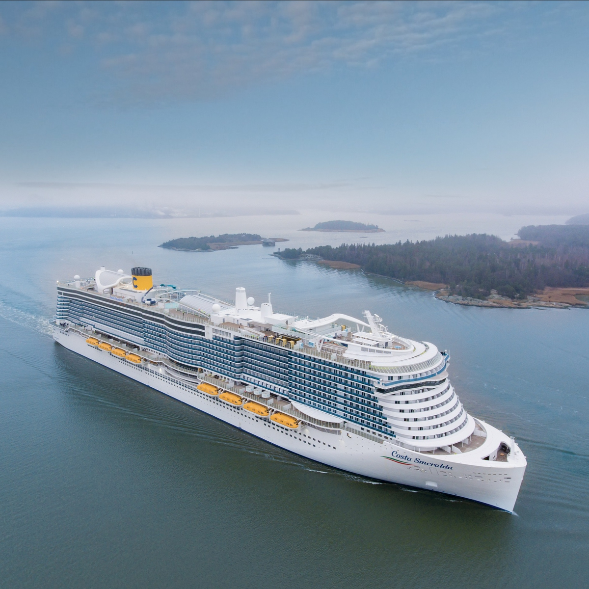 Новейший лайнер Costa Cruises - Costa Smeralda