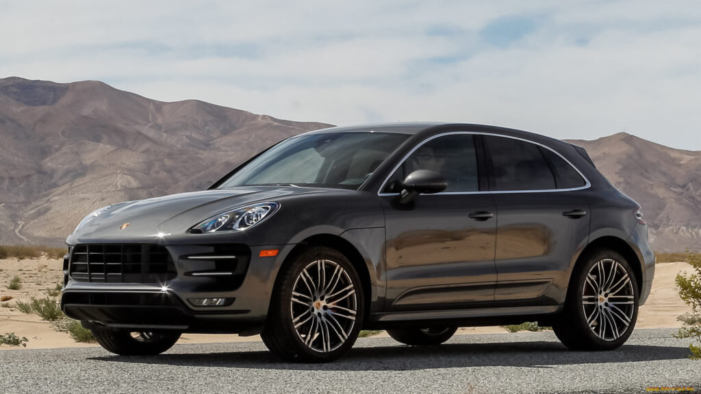  По имеющейся на сегодня информации, Михаил сейчас ездит на Porsche Macan 
