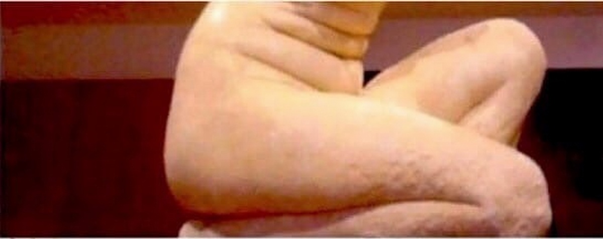 Фрагмент статуи Афродиты - Чикагский музей Современного искусства