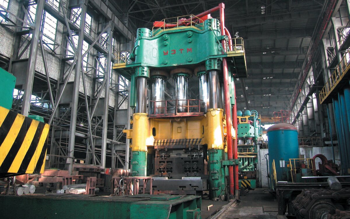 На прессе будет установлена система индукционного подогрева штамповой оснастки. Фото: ОАО КУМЗ