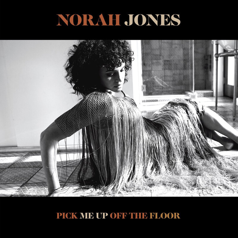 Музыкальные эксперименты Норы Джонс продолжаются. Выходит альбом «Pick Me Up Off the Floor»