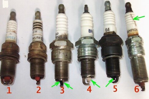 Немного из личной коллекции: 1 и 2 - изолятор загублен присадками в бензин- ферраценами;  3 и 4 попадание масла в камеру сгорания с отложениями присадок; 5 просто богатая смесь в виде копоти; 6 - тут явно долго эксплуатировали свечу до такого большого зазора, что пробило изолятор.