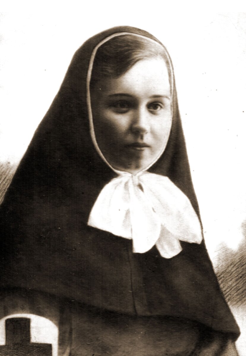 Когда говорят, что у нас нет своей "Орлеанской девы", то, значит, либо плохо мы еще знаем свою историю, либо не нашлось у нас своих драматургов и поэтов, чтобы оставить память о народной героине. Была еще одна объективная причина, по которой оказались забытыми не только "Ставропольская дева", но и другие герои Первой мировой войны — революция и наступившее лихолетье Гражданской войны. Их имена стали к нам возвращаться. Давайте вспомним об их подвиге!