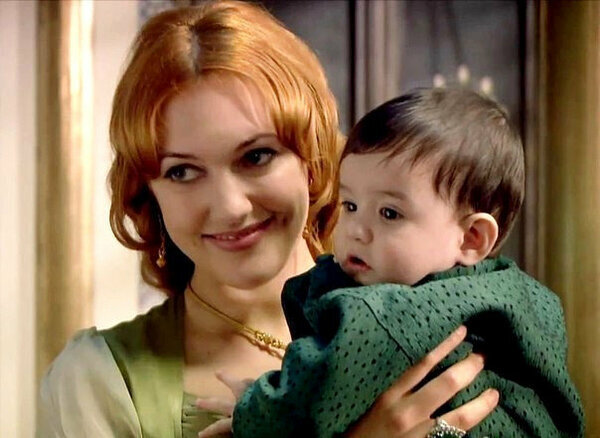 Хюррем со своим сыном.