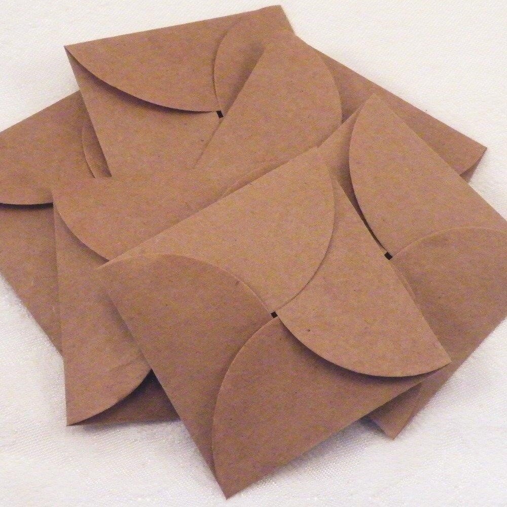 Paper envelope. Конверт из картона. Необычные конверты. Объемный конверт. Бумажная упаковка конверт.