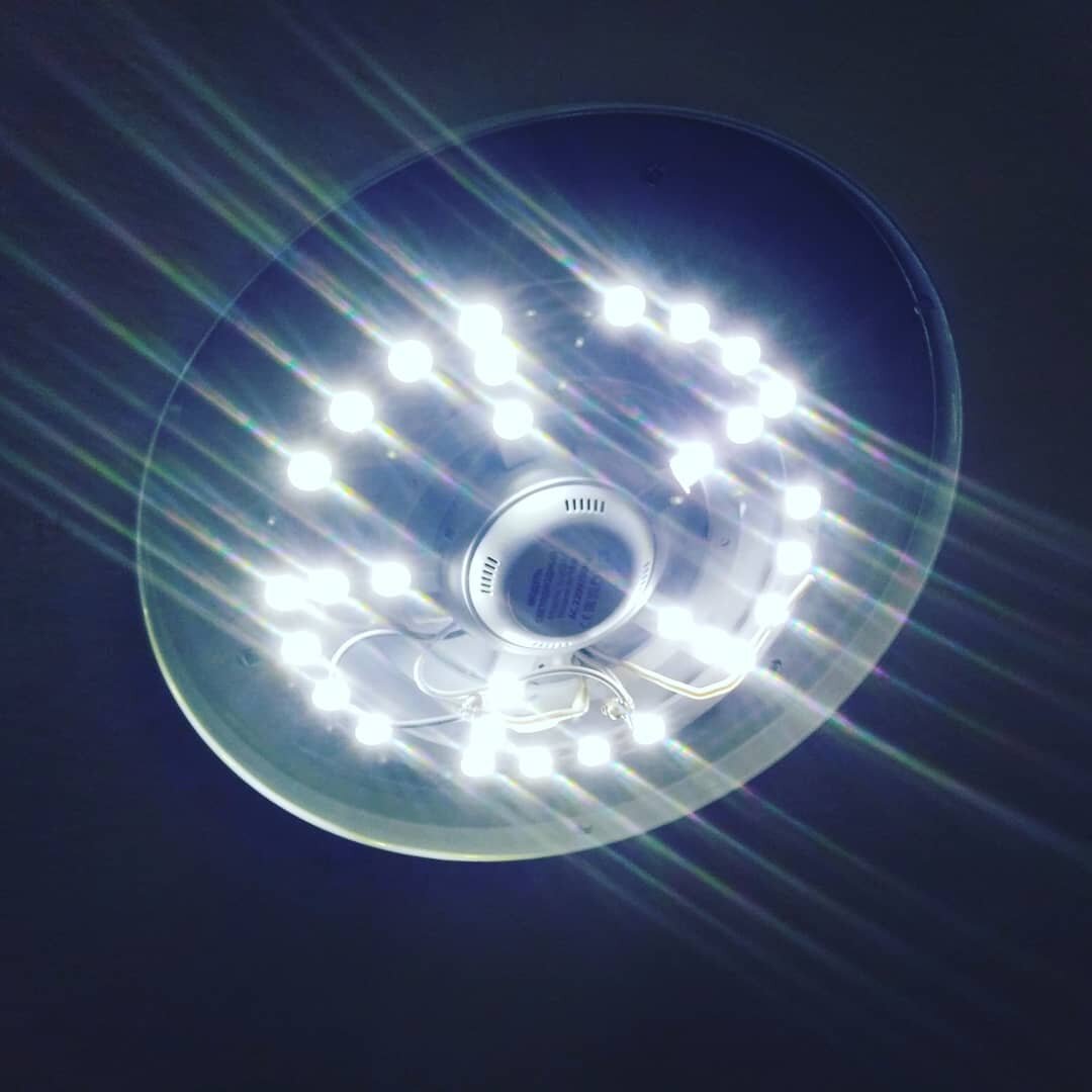 Светильник без плафона