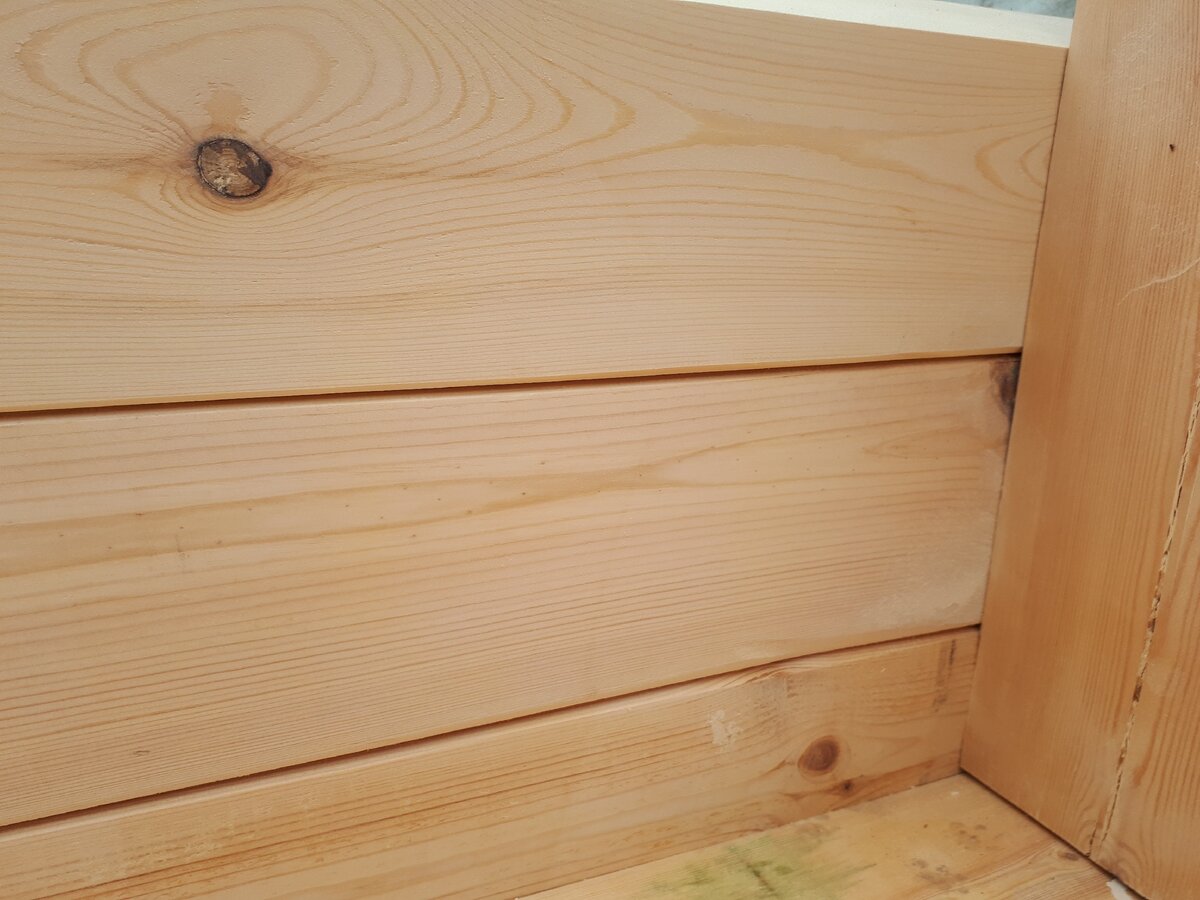 Начал монтировать самодельную имитацию бруса