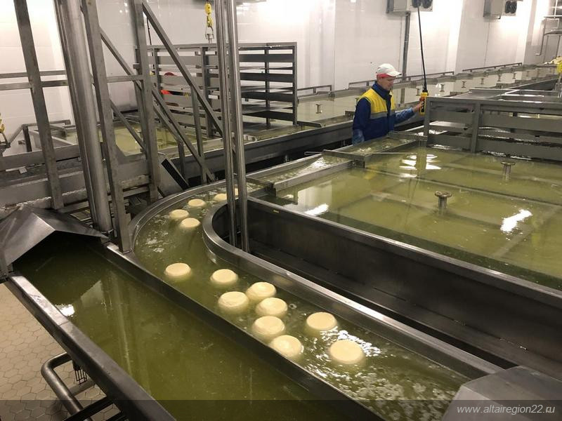 Кадар с завода по производству сыворотки.