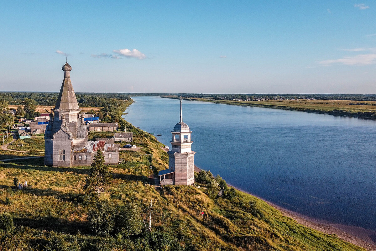 Новая онега. Река Онега в городе Онега. Онега город у белого моря. Река Онега Архангельская область город Онега. Поонежье Архангельская область.