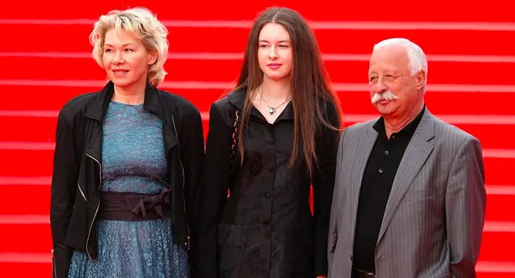 Леонид Якубович с семьей\Источник: interesnyefakty.org