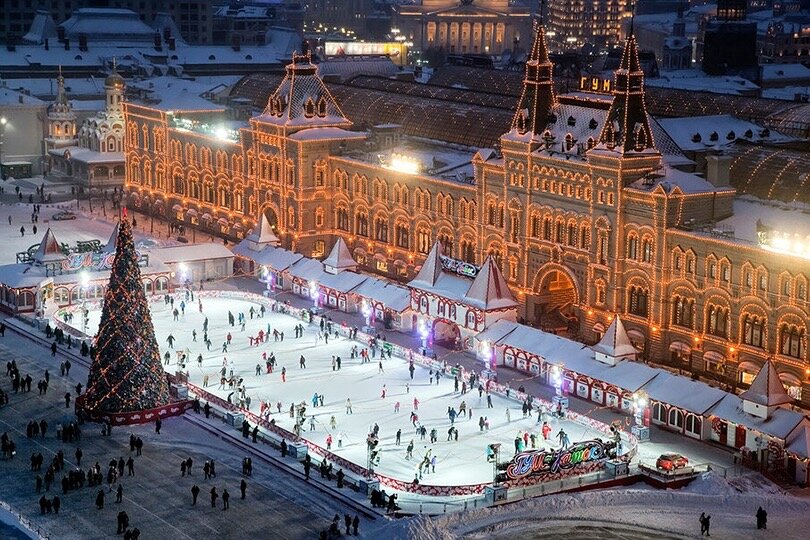 ГУМ каток вечером..