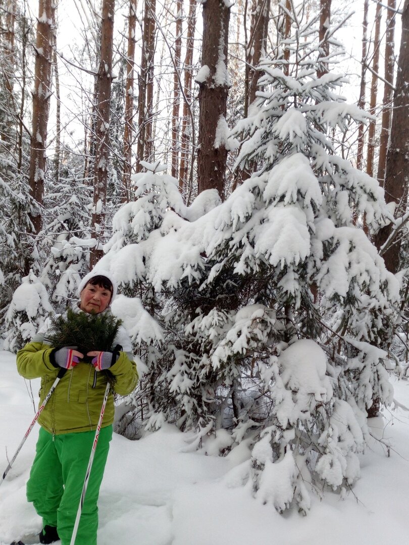 Зима, зима кругом снега     Зима,зима запорошила дома  Одна зима мне подарила тебя,другая зима отняла...