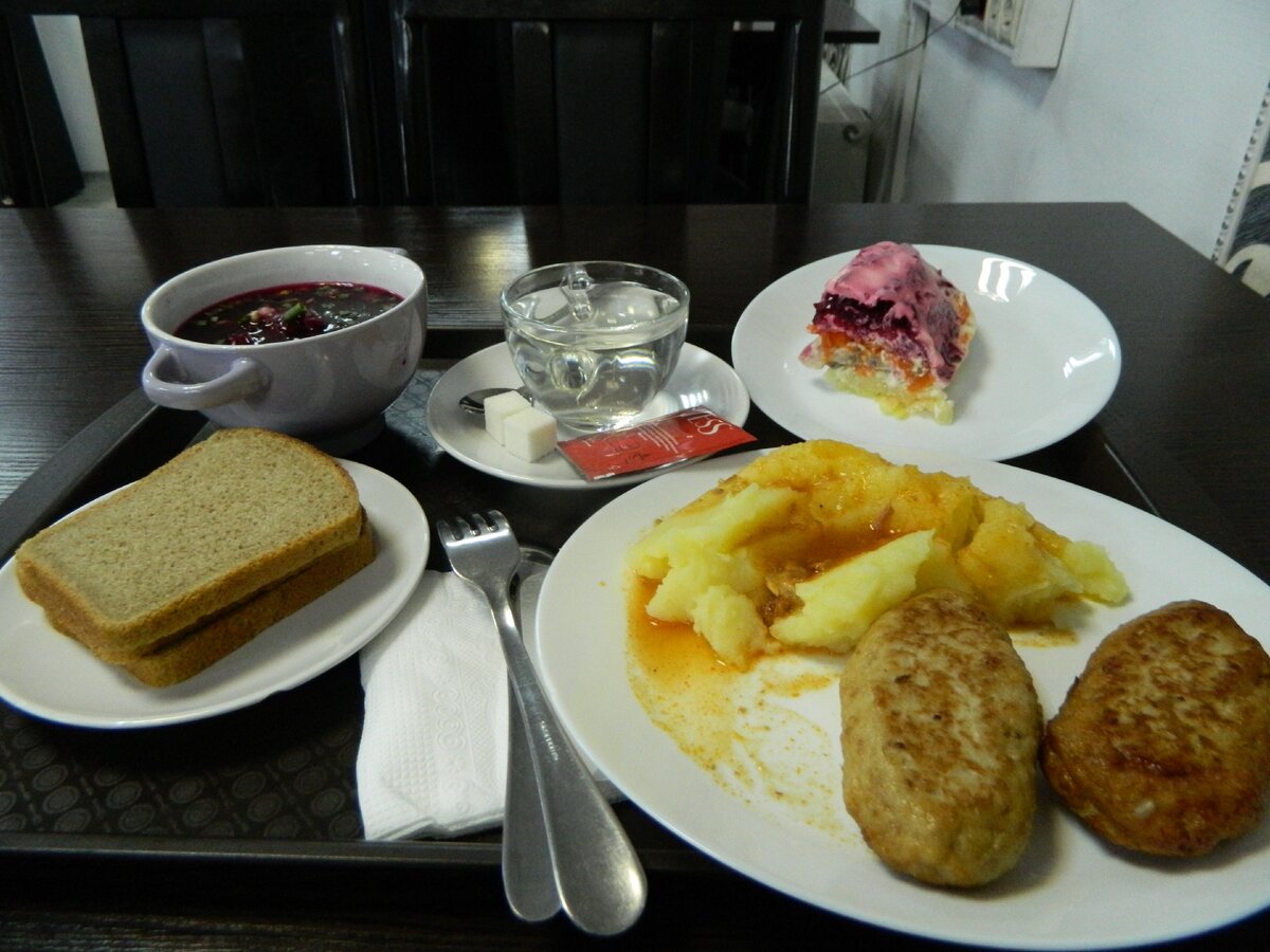 Ужин в Столовой  на Ладожском вокзале