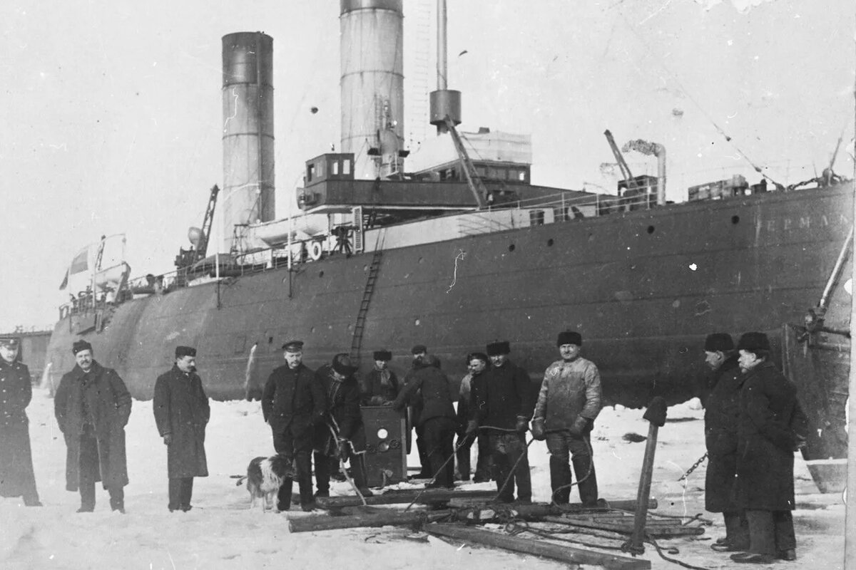 Арктический ледокол "Ермак" 