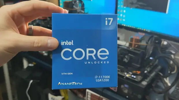 Фотография коробки с i7-11700K 