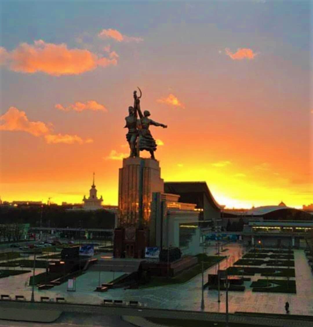 ВДНХ на закате
