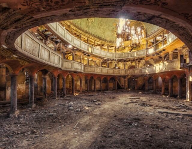 Заброшеный санаторий. источник фото:www.tripzaza.com