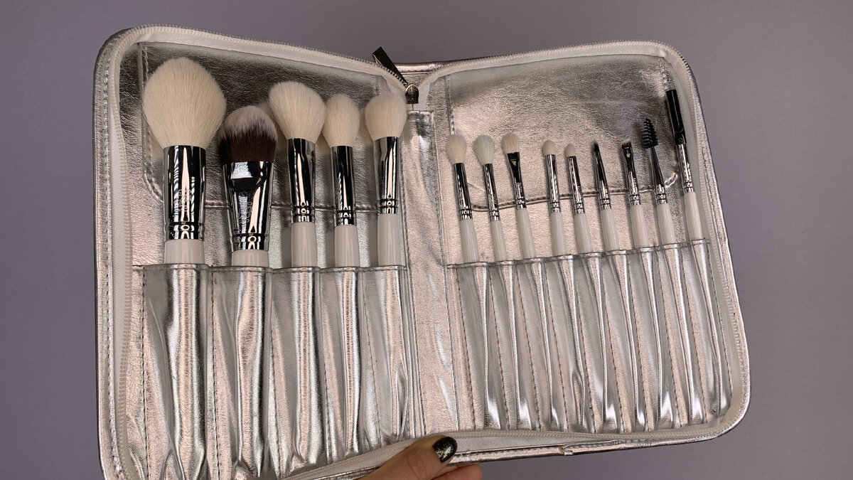 Набор кистей для макияжа из 14 кистей от Анелии (Brush Set by Aneliya)