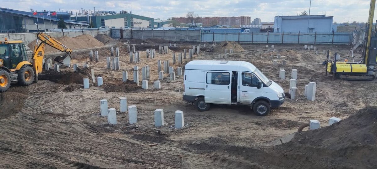 Возведение свайного фундамента для ангара