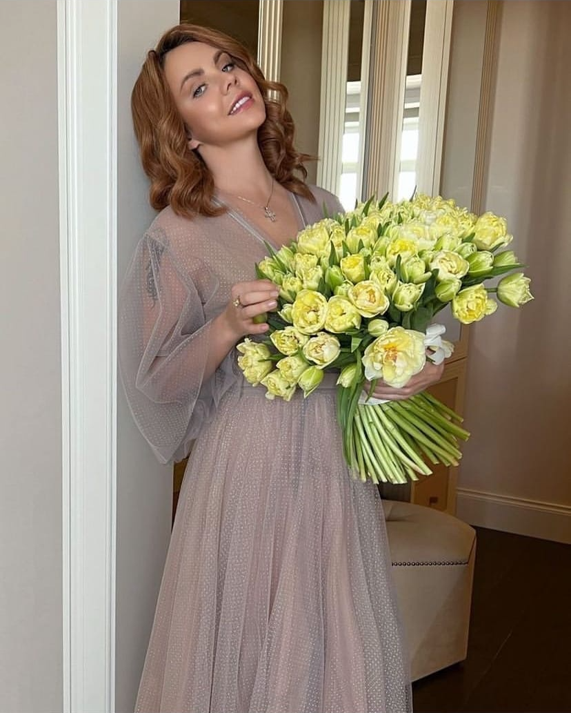 МакSим выложила редкое фото с братом 