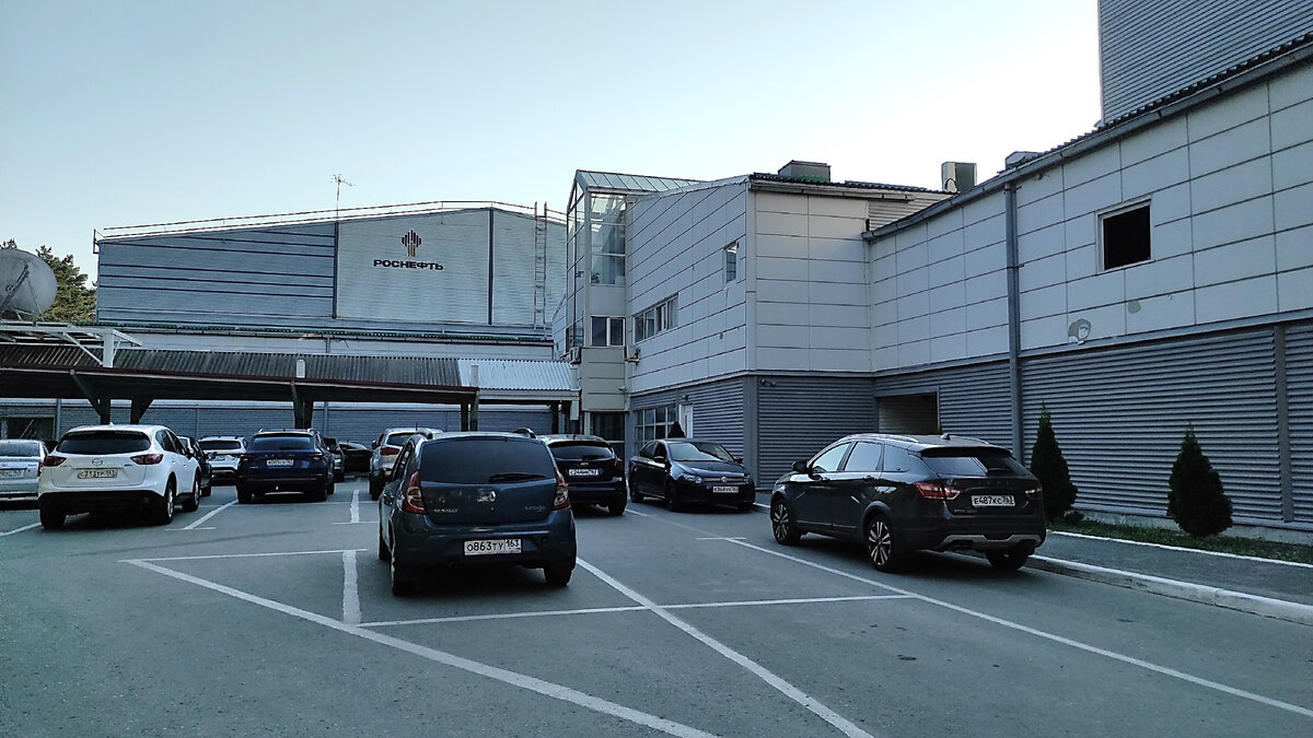 Город Сызрань. Физкультурно-оздоровительный комплекс "Надежда".