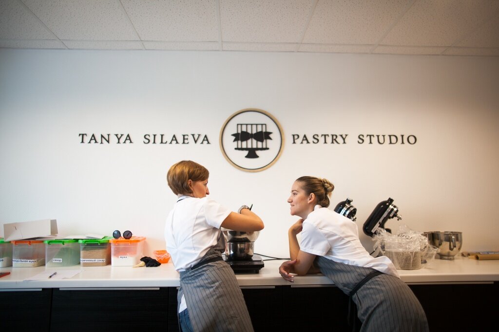 Кондитер серпухов. Торт «кондитеру». Кондитерский цех. Губернский колледж повар. Костромская народная кухня сладости.