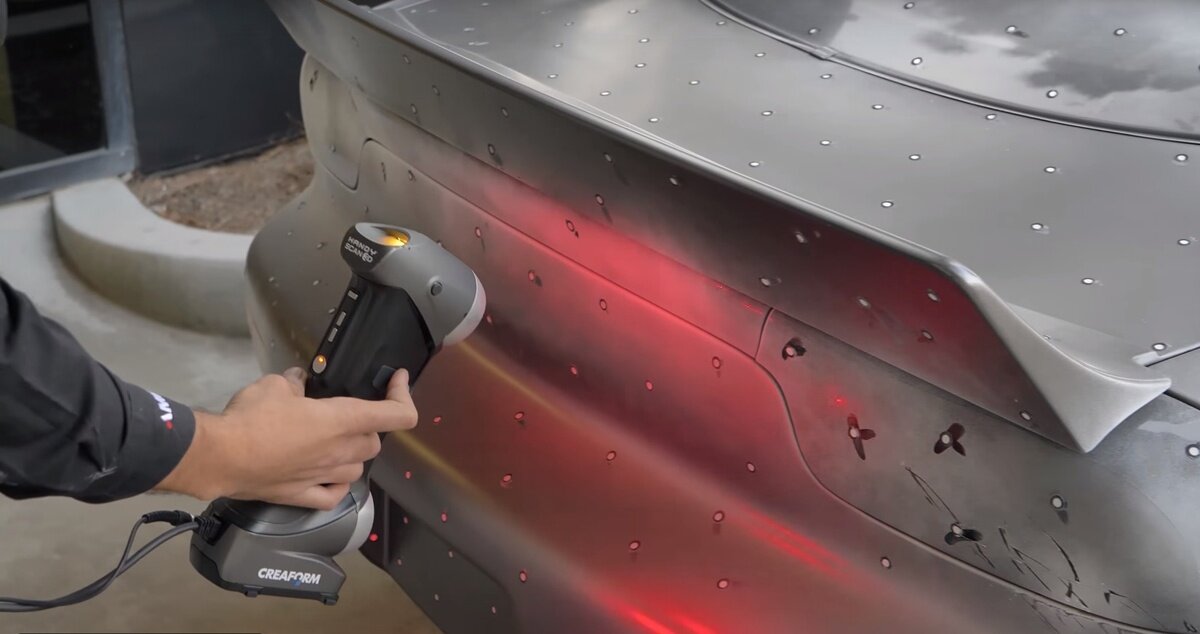 сканирование деталей автомобиля. 3д сканирование автомобиля. 3d сканер автомобиля. отсканировать машину. машина довольно объемная.