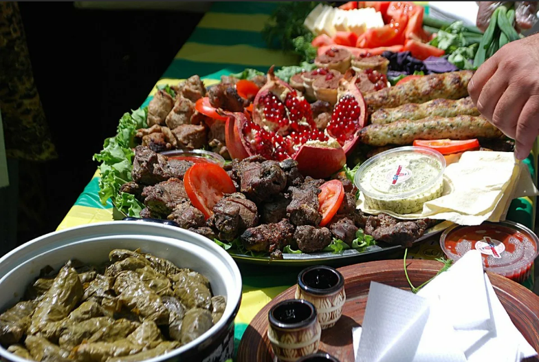 Апухт: обязательная для армянского праздничного стола закуска из вяленого мяса