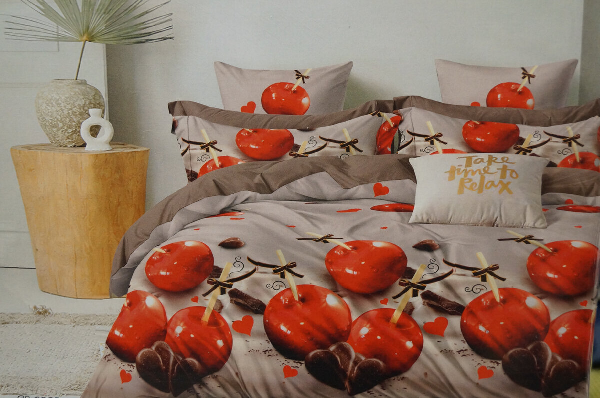 Не которые яркие комплекты.