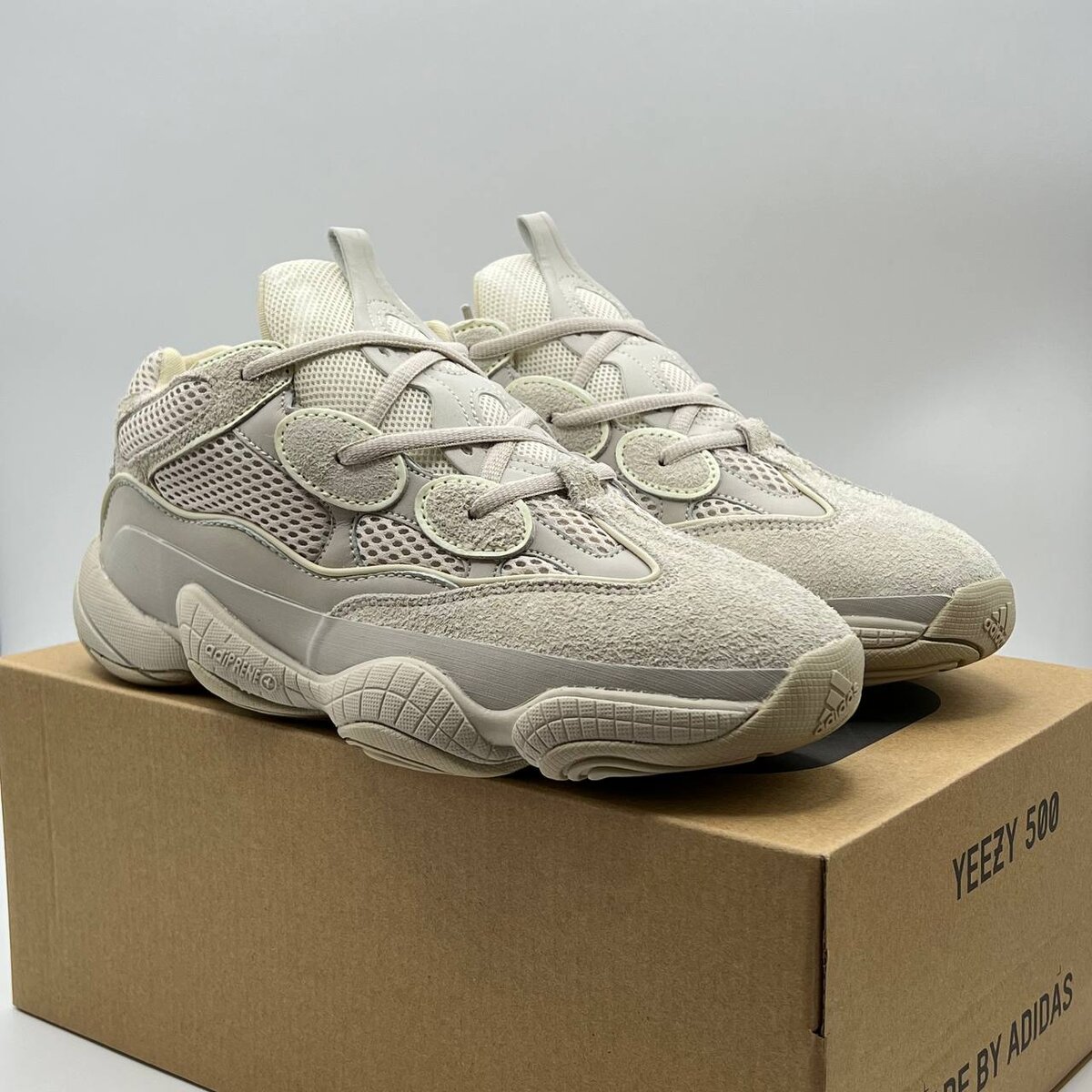 Adidas yeezy cheap 500 modello vecchio