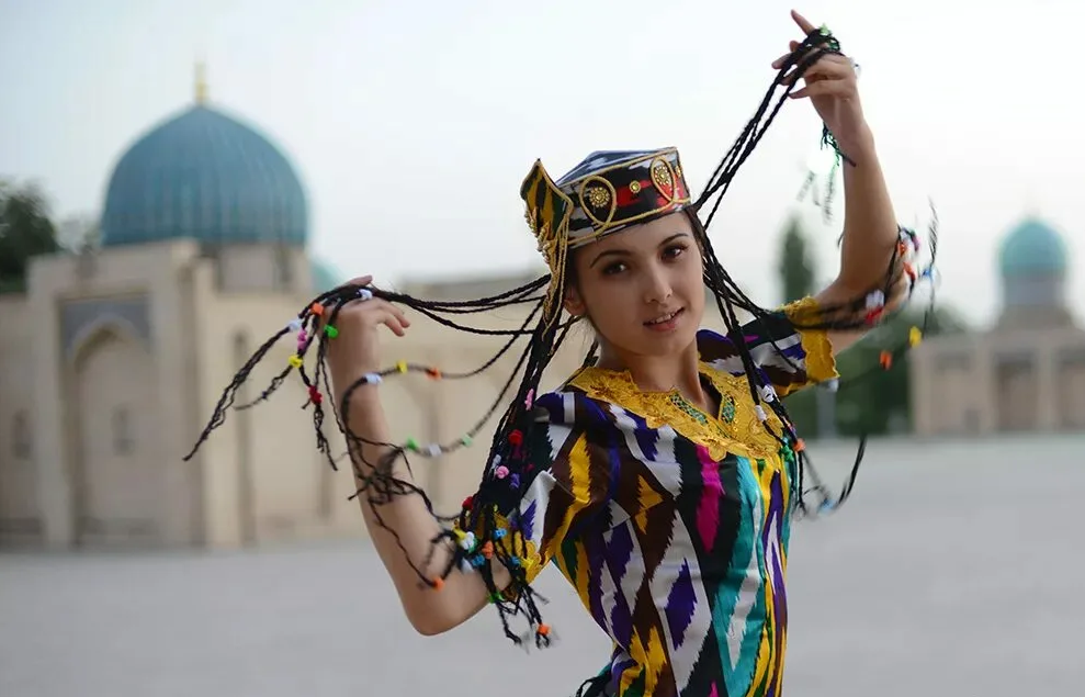 Мухамдзиё Жамалак. Узбекские косички Жамалак. Жамалак ураш. Узбекские женщины.