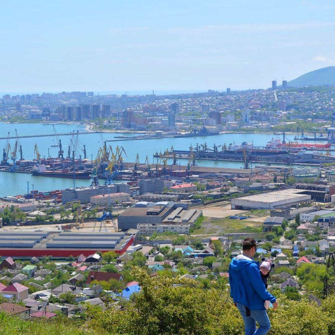 Если взять с собой бинокль, то можно найти свой дом))