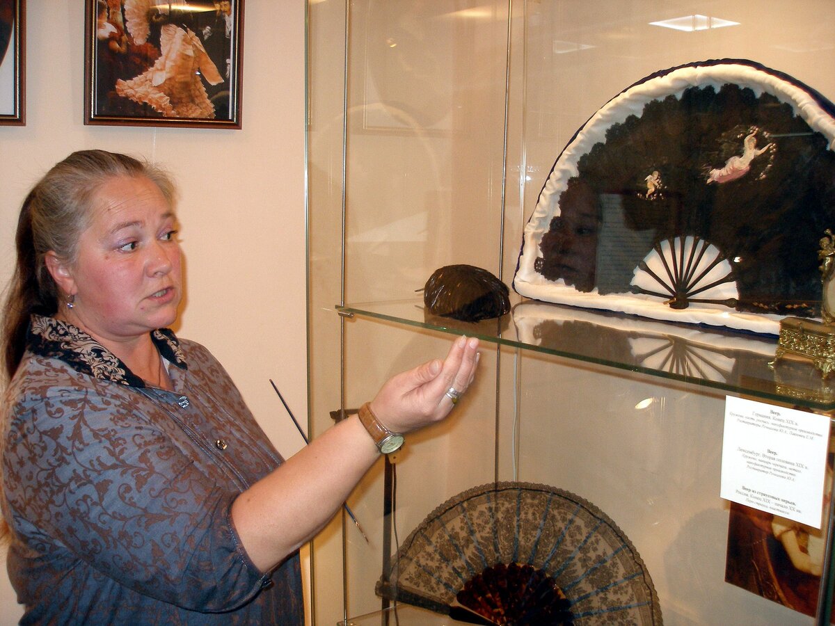 Юлия Речкалова. На открытии выставки.