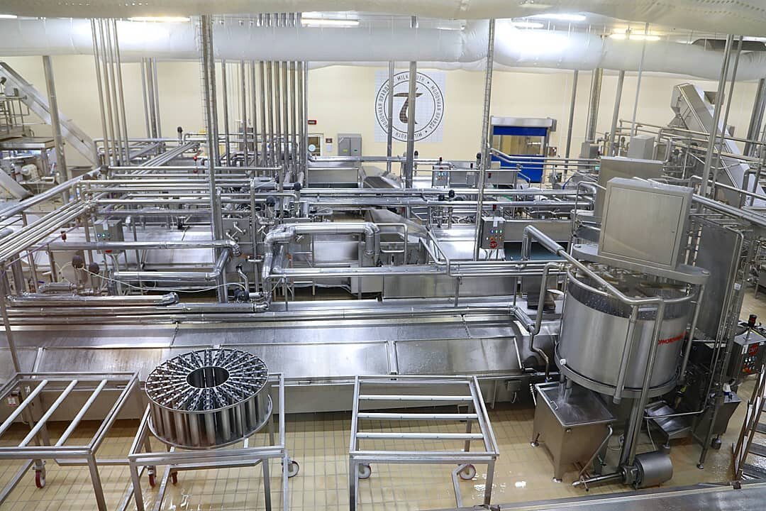 пищевая промышленность логотип. молочный комбинат туров. производим рб. бабушкина крынка беларусь продукция. современное машиностроение.