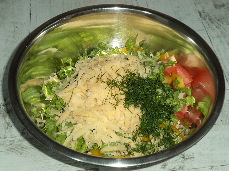 Салат «Летний» из свежих овощей со сметаной