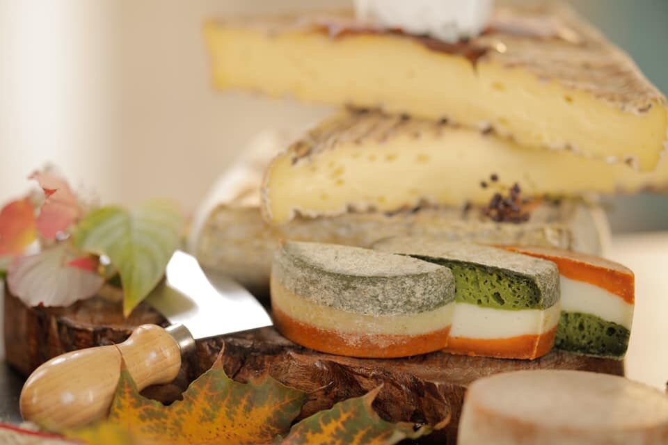 Туман над озером. Сырный кофе. Белый сыр. Сыр туманное утро. Сыр озера финский.