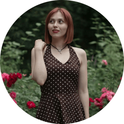 Студентам Сеченовского университета не нужно бродить по просторам интернета или сидеть часами в библиотеке, чтобы найти стихотворение, отражающее внутреннее состояние и вдохновляющее на преодоление препятствий. Ведь в нашем ВУЗе есть клуб с необычным, на первый взгляд, названием «Зеленая лампа». Направить прожекторы света и более подробно изучить структуру клуба, а также узнать творческую сторону студентов нам помогла руководительница поэтического клуба, известная под псевдонимом Анна Ридл, ординатор Сеченовского университета по специальности «Травматология и ортопедия».